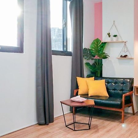 Sleepier Multi-Minsu Tainan Apartment Екстериор снимка